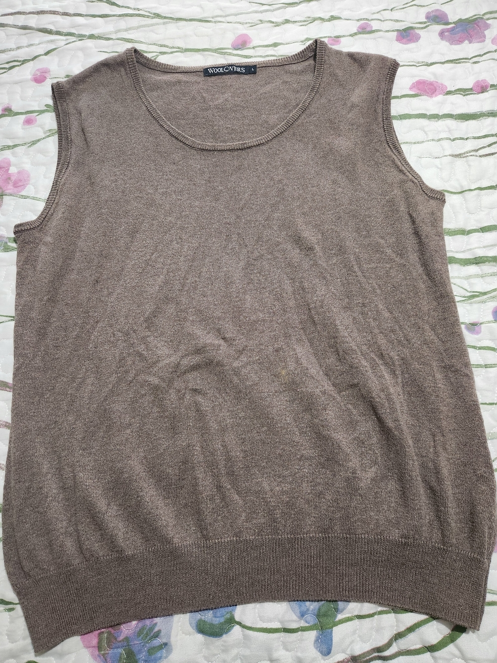 WoolOvers Women’s Taupe V-Neck Sleeveless Sweater Vest